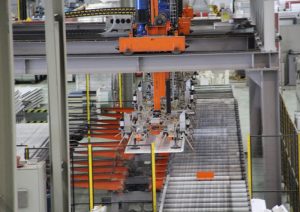 planta de fabricación de paneles sándwich con tecnología automatizada en Europa